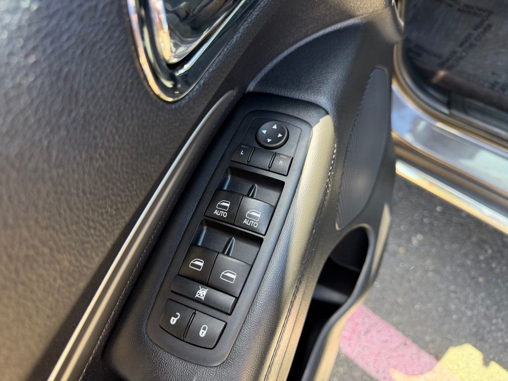 Used 2017 Granite Clearcoat Metallic Dodge SXT image 12