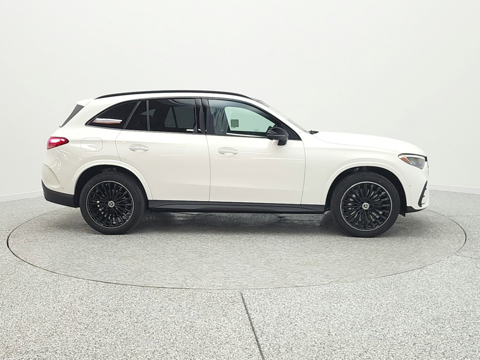 New 2026 Polar White Mercedes-Benz GLC 300 SUV image 27
