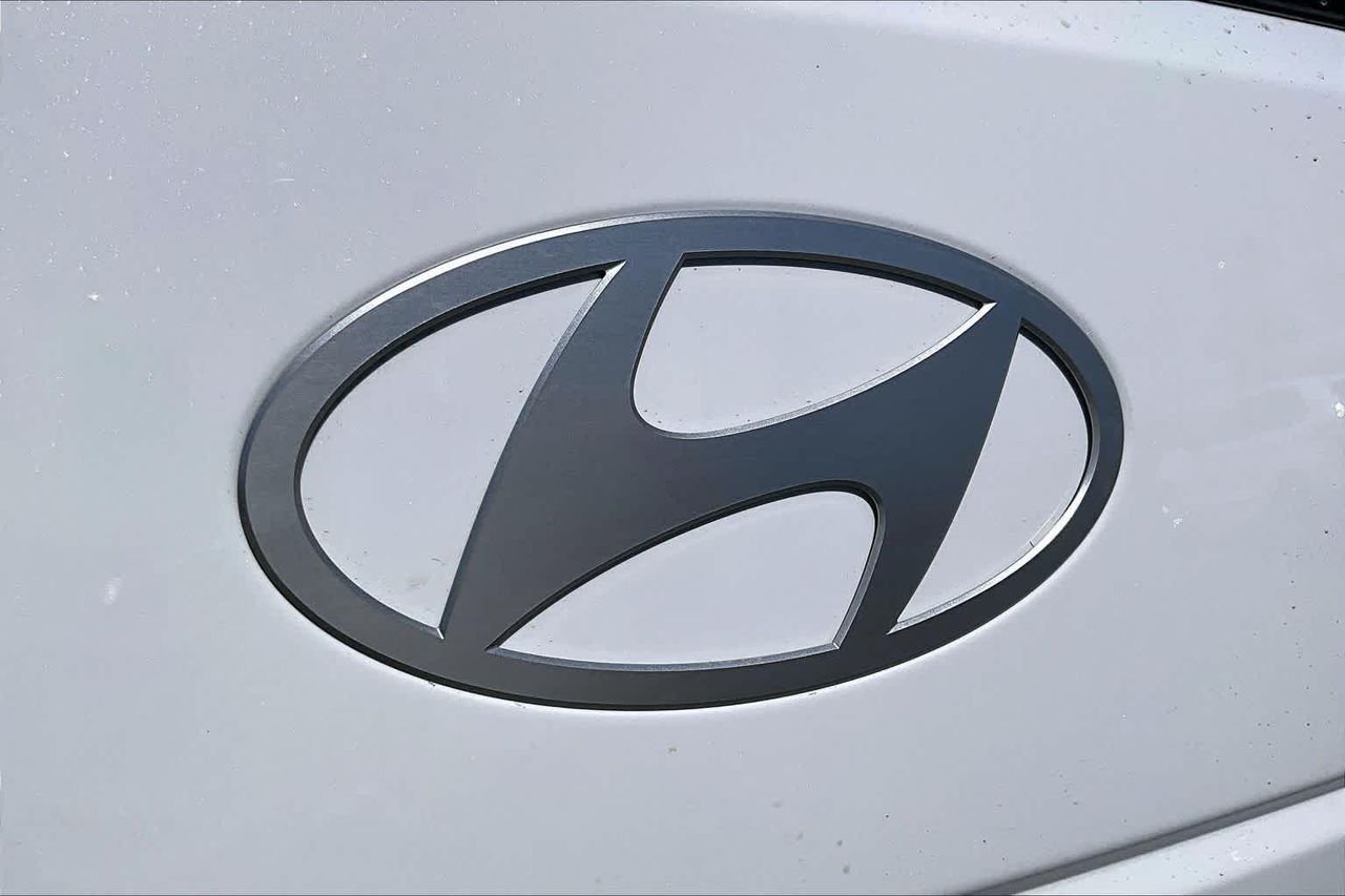 New 2026 Serenity White Hyundai SE image 15