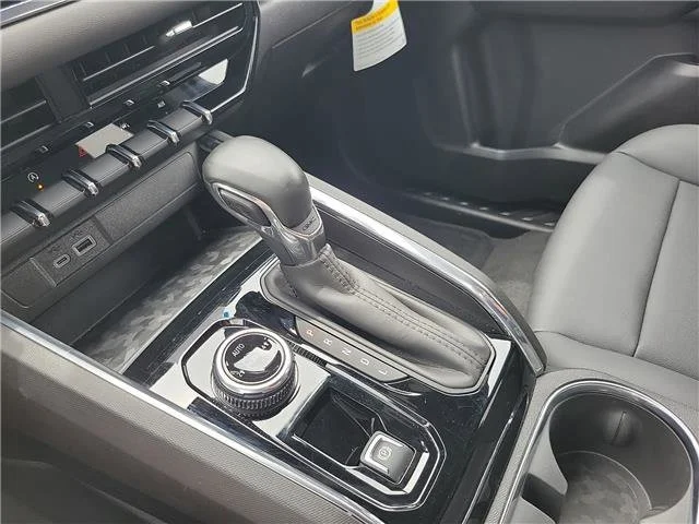 New 2026 Sterling Metallic GMC Elevation image 19