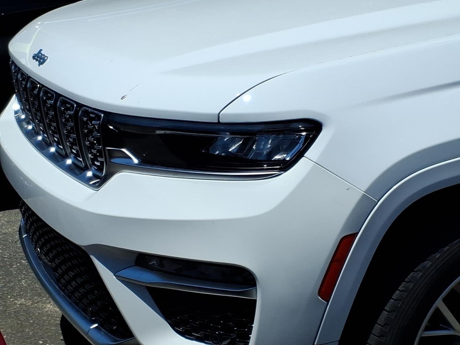 Used 2023 Bright White Clearcoat Jeep Summit image 2