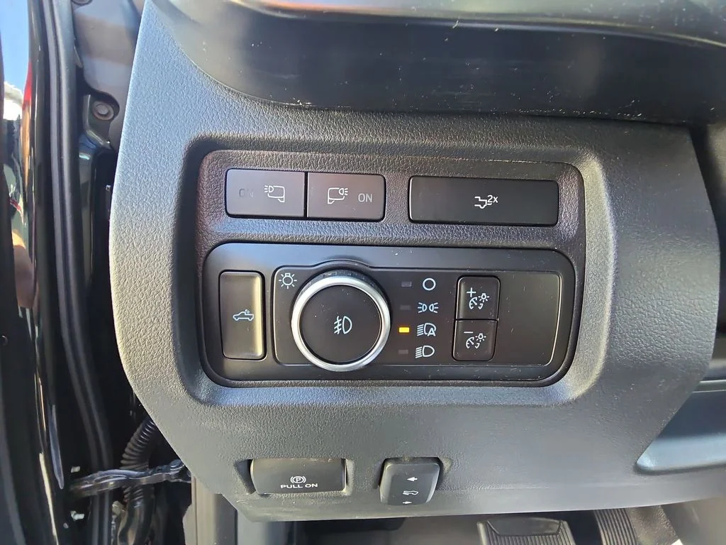 Used 2023 Black Ford Lariat image 30