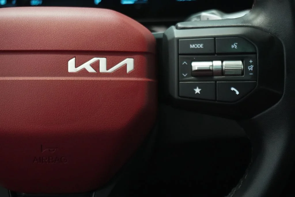 Used 2025 Black Kia GT-Line Turbo image 15