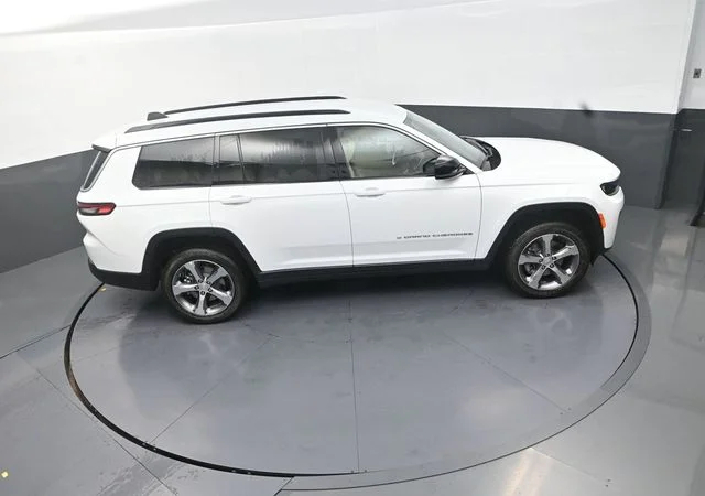 New 2026 Bright White Clear-Coat Exterior Paint Jeep Limited image 18