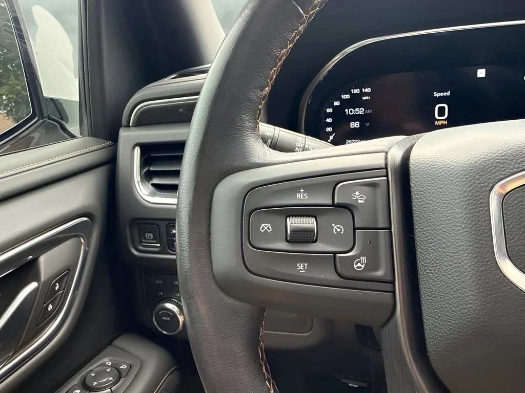 Used 2023 White GMC AT4 image 18