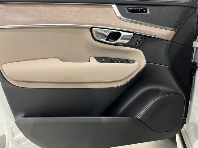 New 2026 Crystal White Volvo Plus image 10