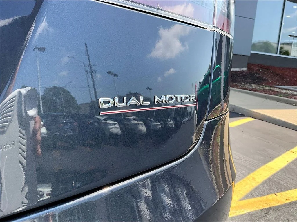 Used 2020  Tesla Performance image 23