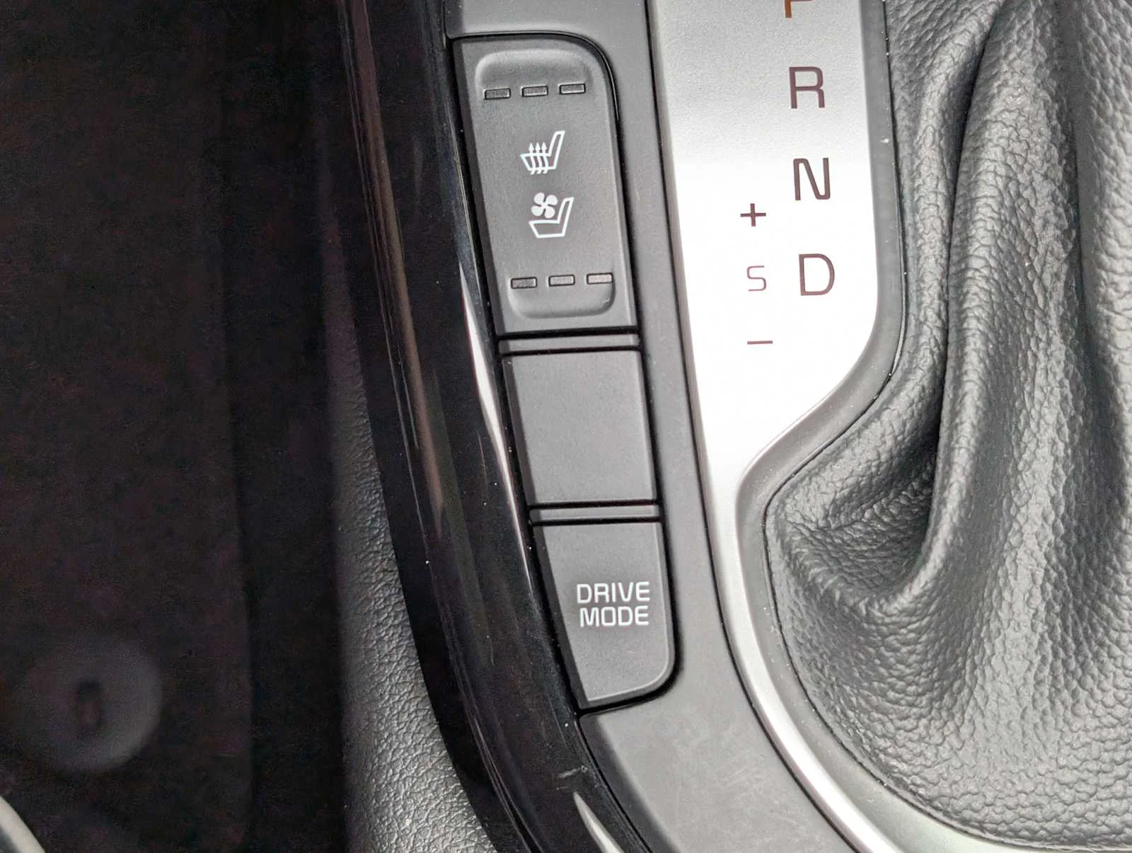 Used 2023 Aurora Black Kia GT-Line image 30