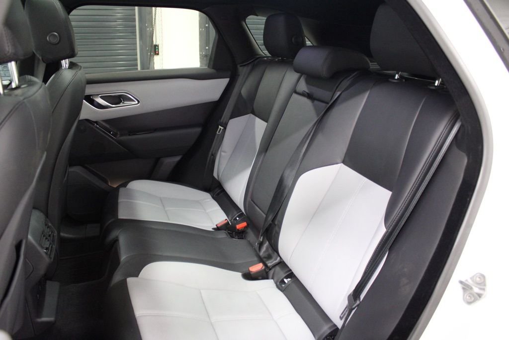 Used 2026 Fuji White Land Rover Dynamic SE image 35