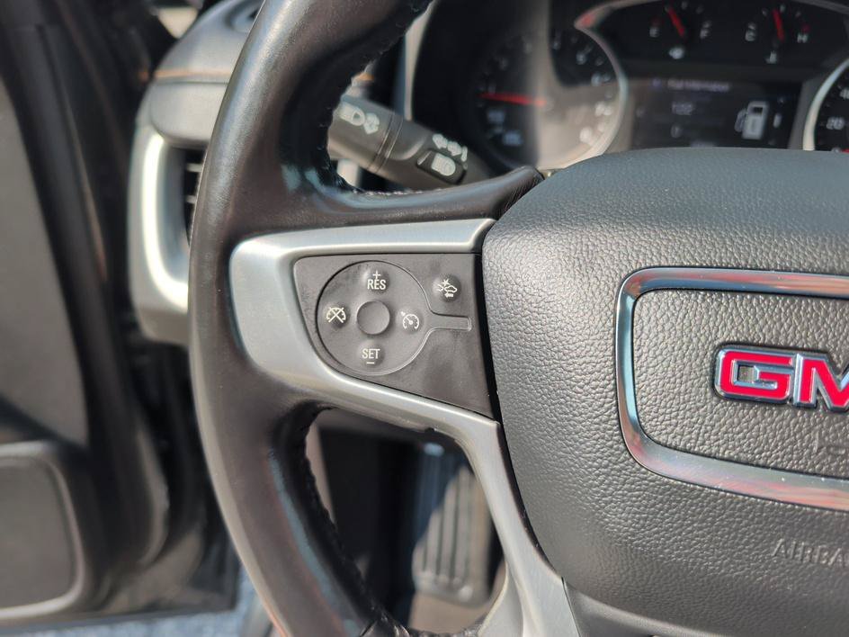 Used 2021 Graphite Gray Metallic GMC SLE image 19