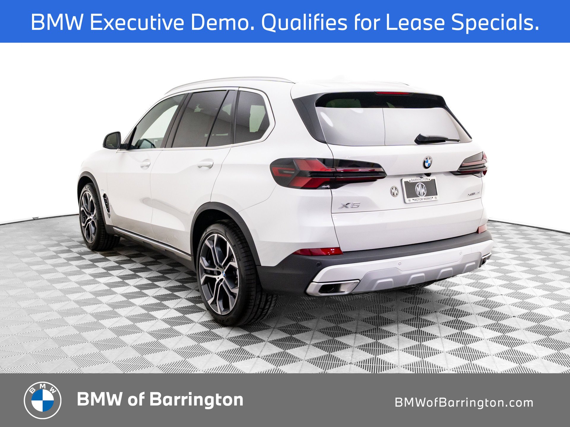 Certified Used 2026 Mineral White Metallic BMW xDrive40i image 3