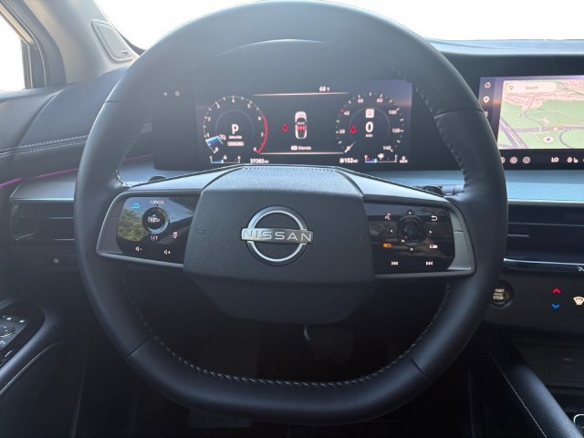 Used 2025 Gold Nissan SL image 10