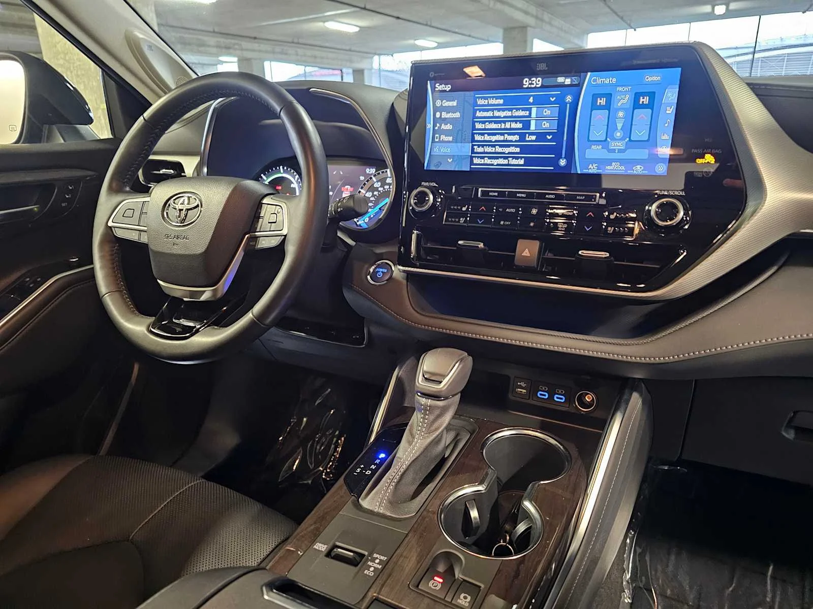 Used 2022 Midnight Black Metallic Toyota Hybrid Platinum image 35