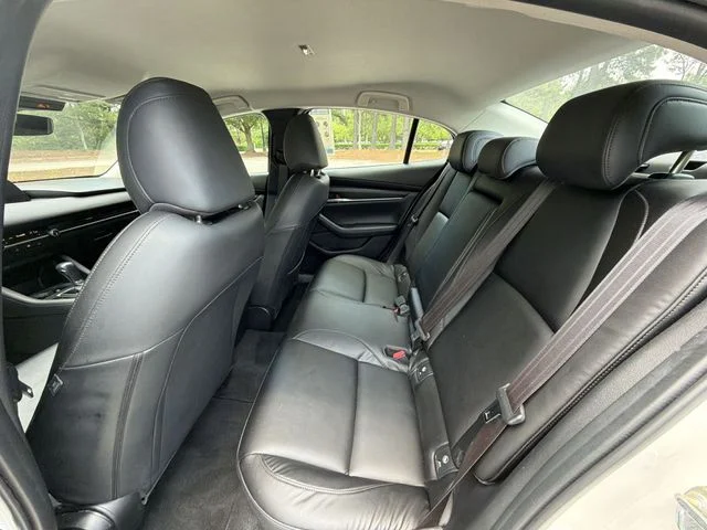 Used 2021 White Mazda Select image 24