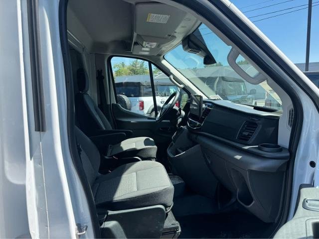 New 2026 Oxford White Ford Cutaway image 14