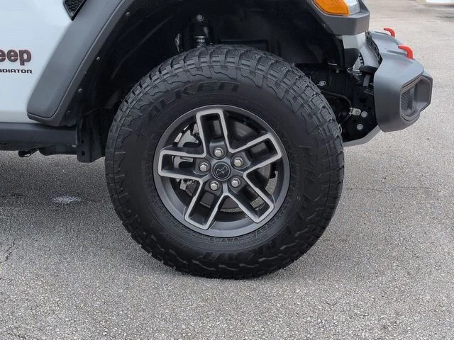 Certified Used 2024 Bright White Clearcoat Jeep Mojave image 11