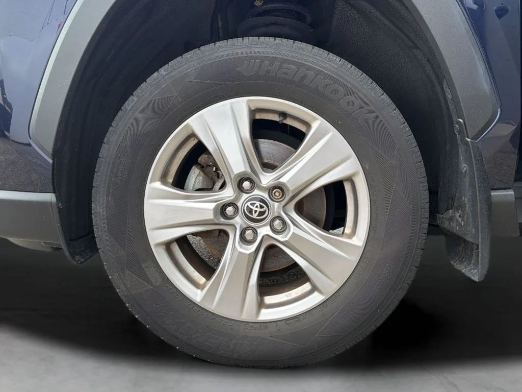 Used 2022 Blue Toyota XLE image 9