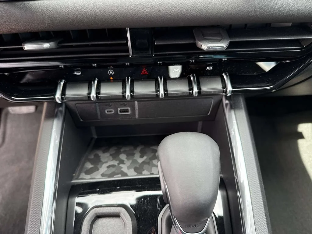 New 2026 Onyx Black GMC Elevation image 41