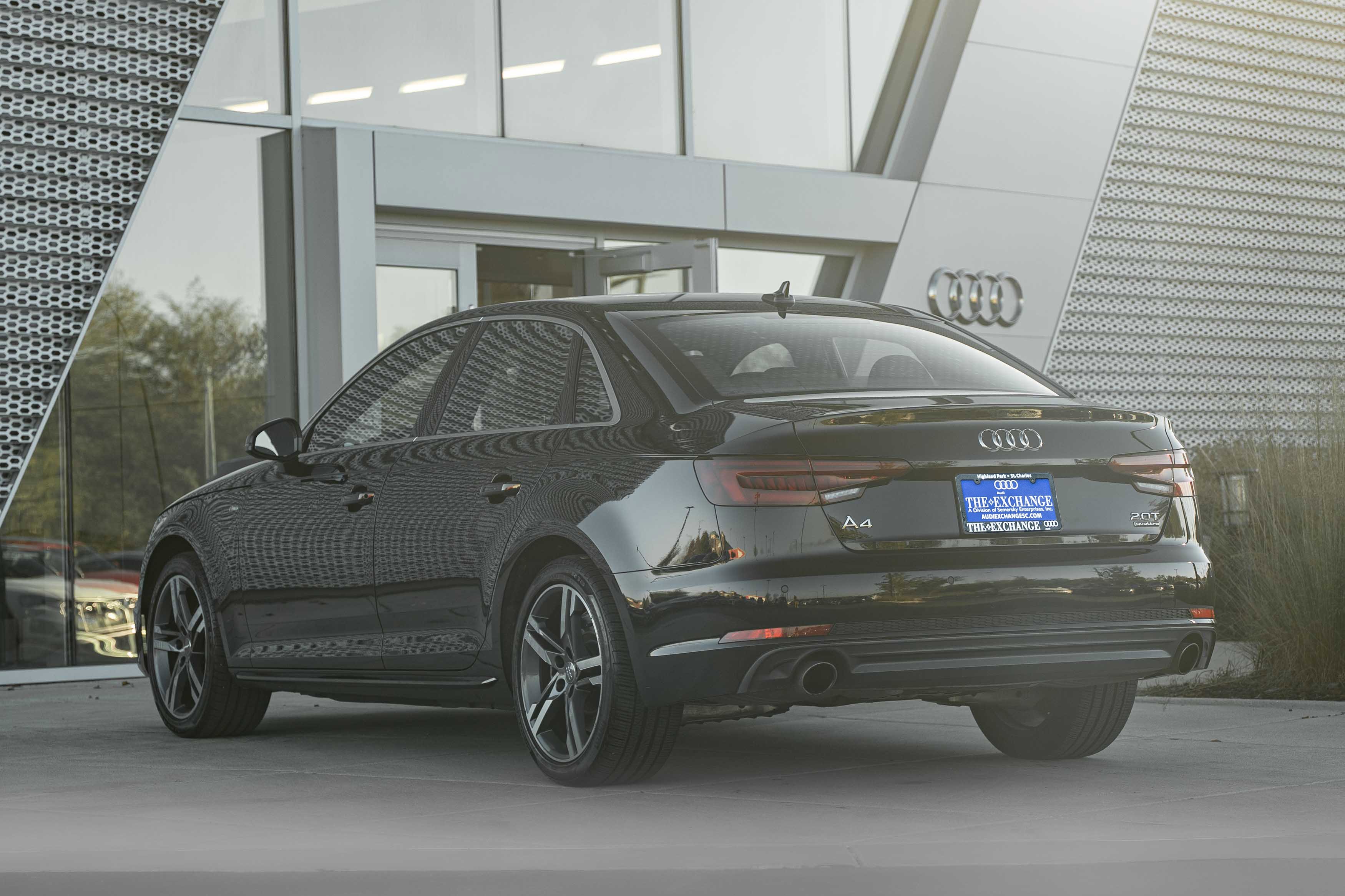 Used 2018 Mythos Black Metallic Audi Tech Premium Plus image 5