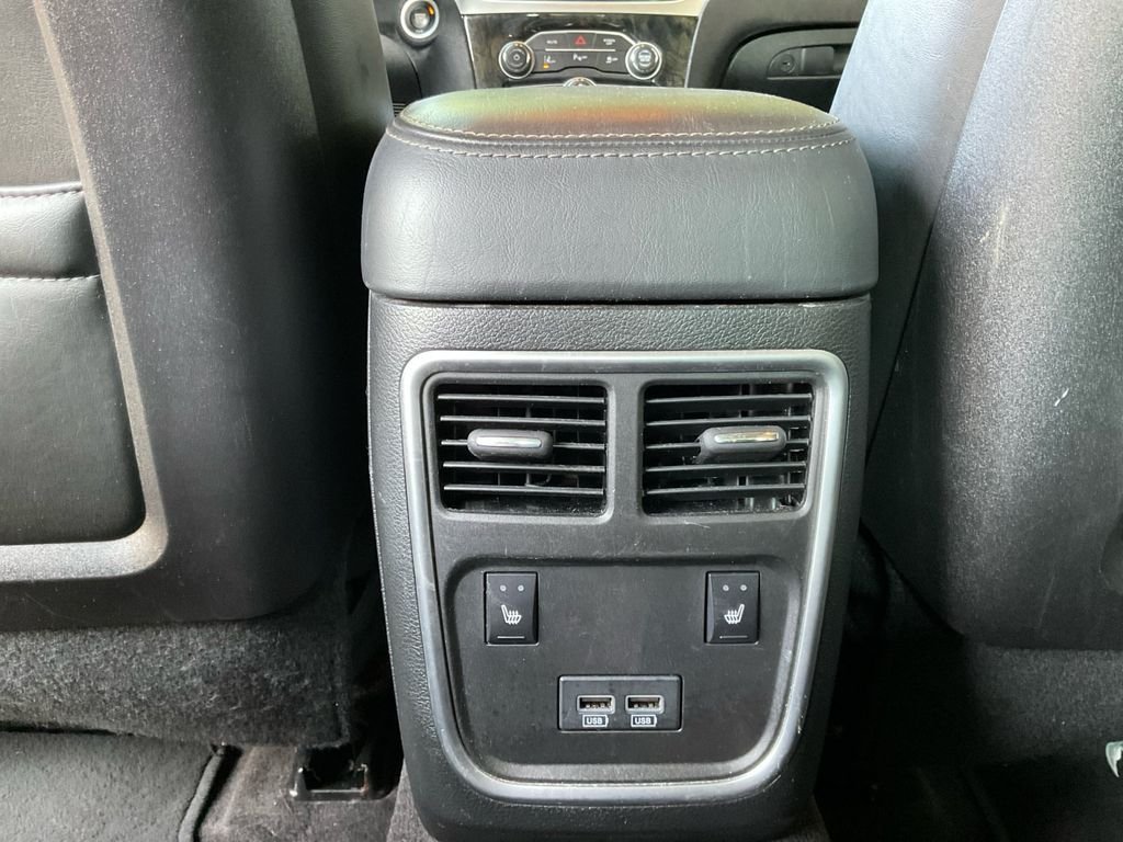 Used 2018 Gray Chrysler Limited image 24