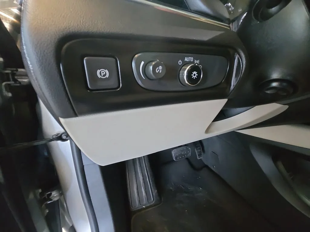 Used 2018 Includes Spectra Gray lower exterior accent color. Buick Premium image 32