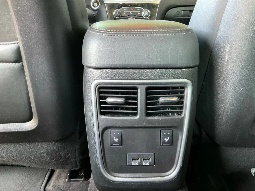 Used 2018 Gray Chrysler Limited image 24