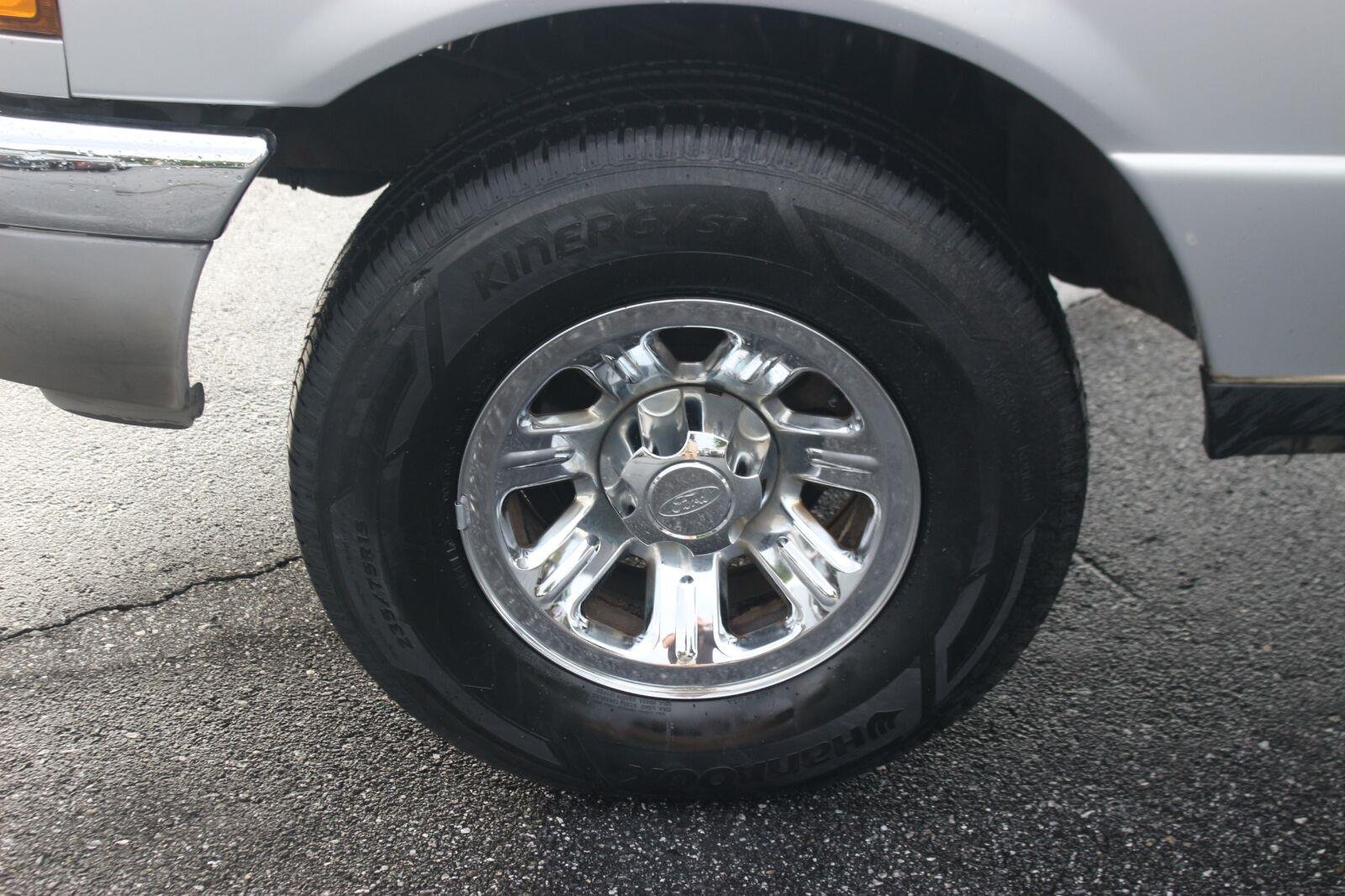Used 2003 Silver Ford XL Fleet image 30