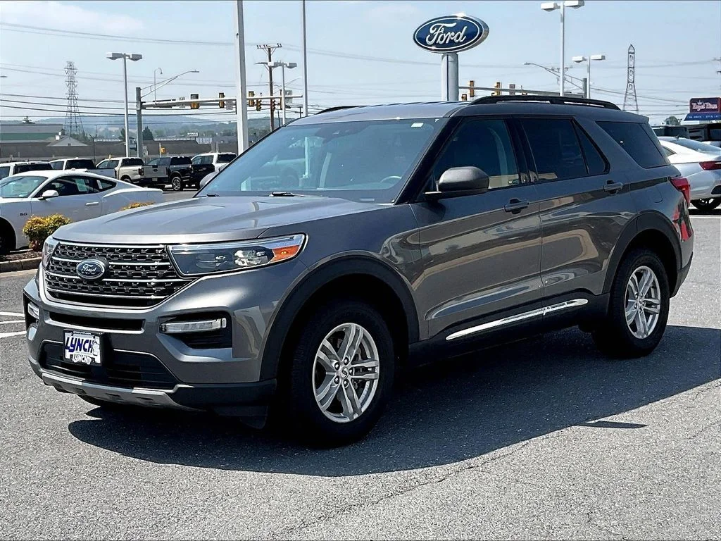 Certified Used 2022 Gray Ford XLT image 2