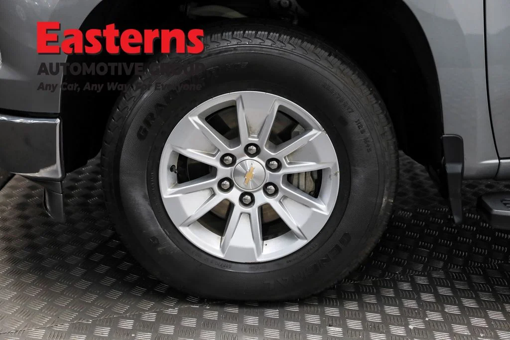Used 2024 Gray Chevrolet LT image 32