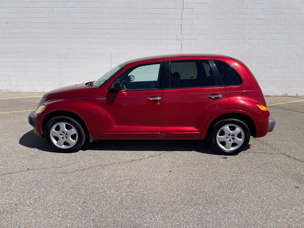 Used 2001 Red Chrysler  image 3
