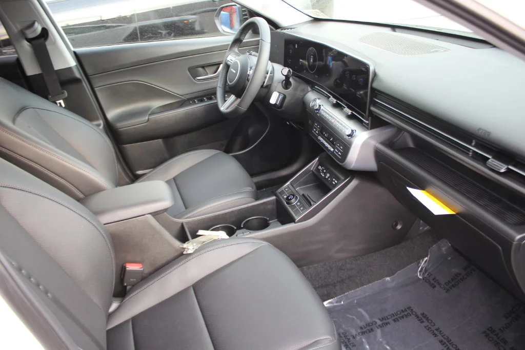 Used 2026 White Hyundai SEL Premium image 35