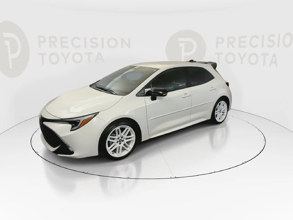 Used 2026 Ice Cap Toyota SE image 10
