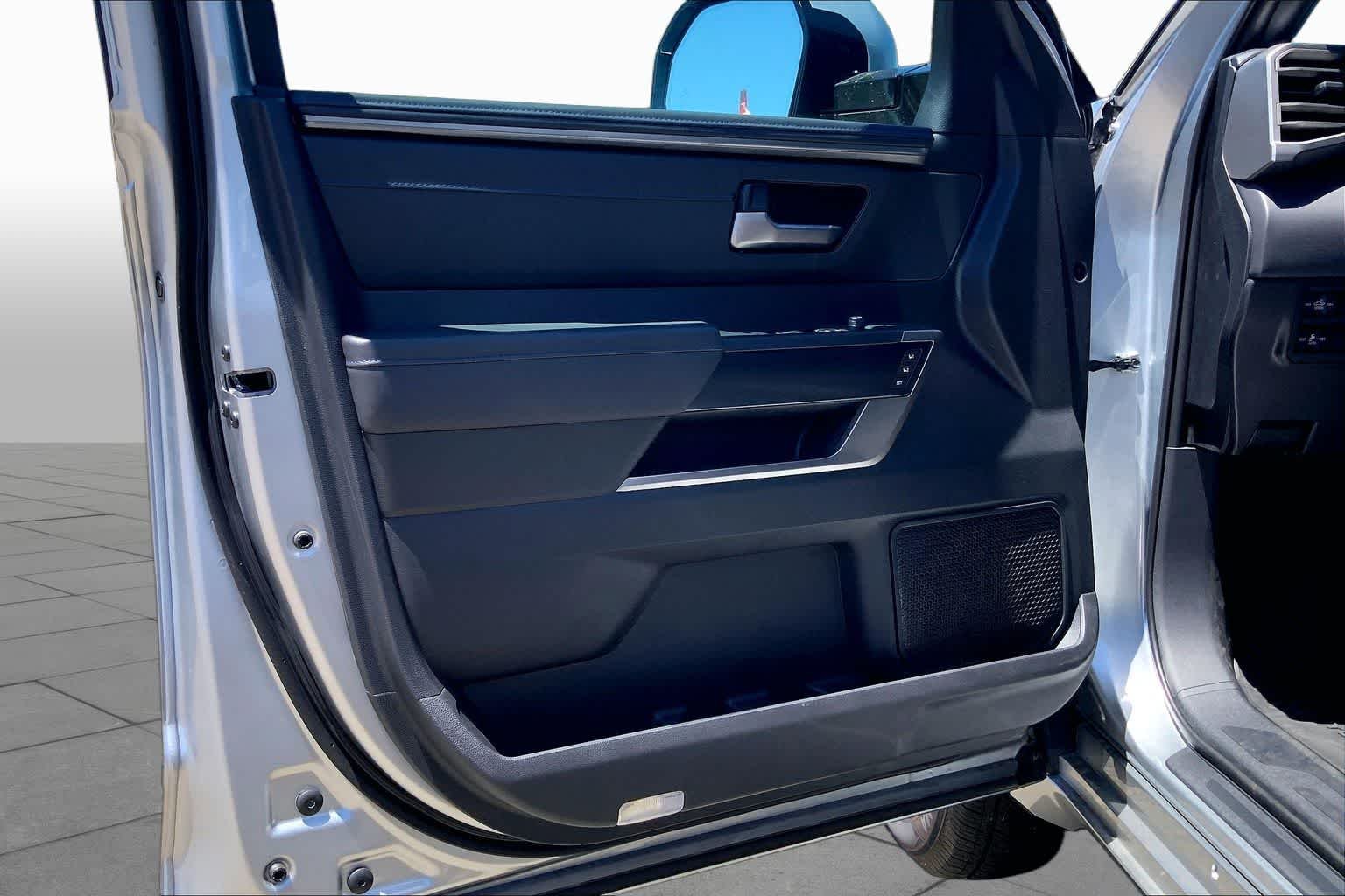 New 2026 Celestial Silver Metallic Toyota Platinum image 10