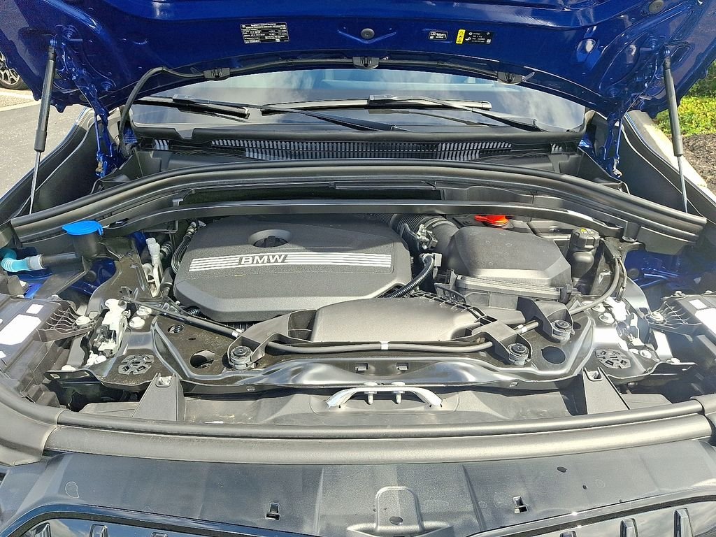 Certified Used 2026 Portimao Blue Metallic BMW xDrive28i image 29