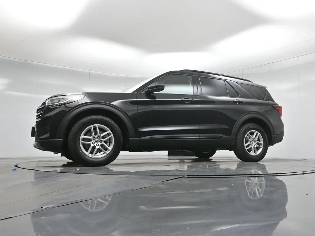New 2026 Agate Black Metallic Ford Active image 50