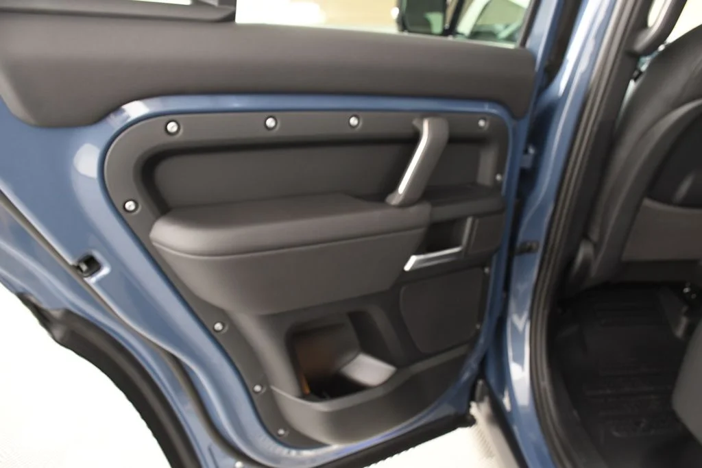 New 2026 Tasman Blue Land Rover X-Dynamic SE image 26