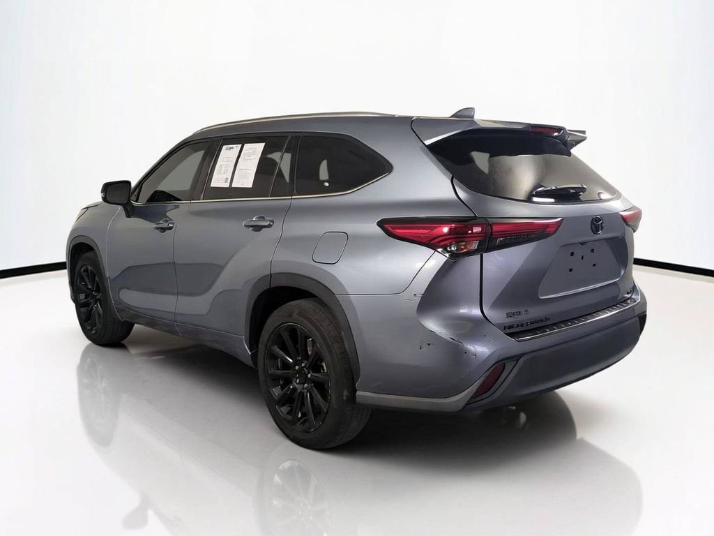 2021 Toyota Highlander XLE - Photo 7