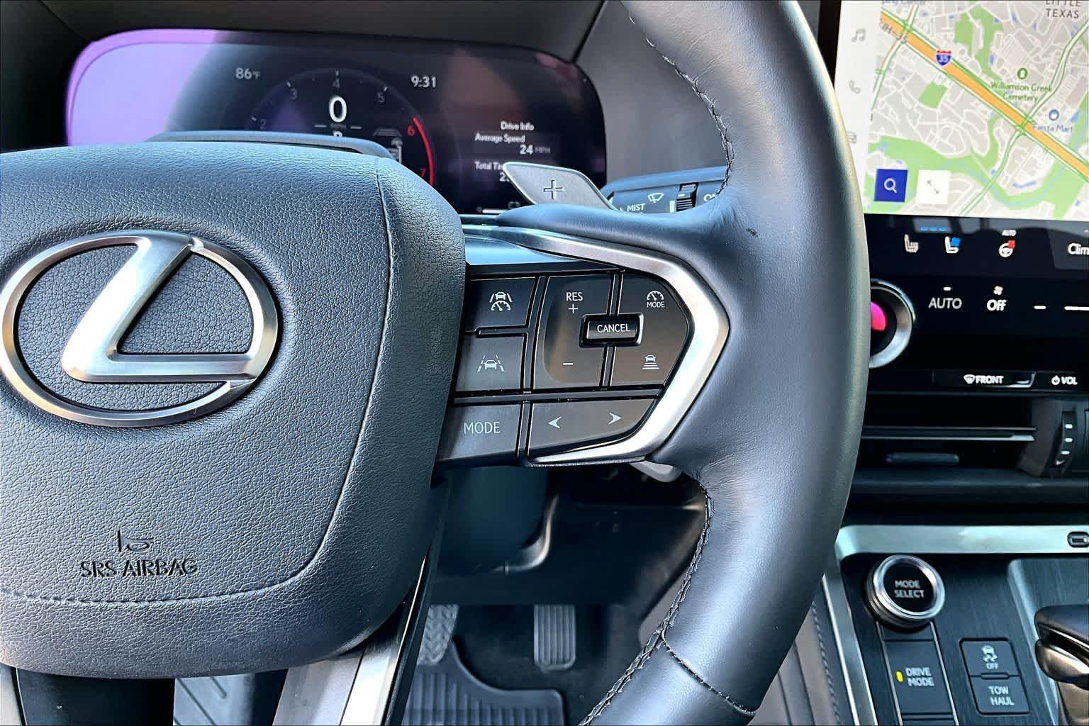 Used 2025 Eminent White Pearl Lexus Premium+ image 25