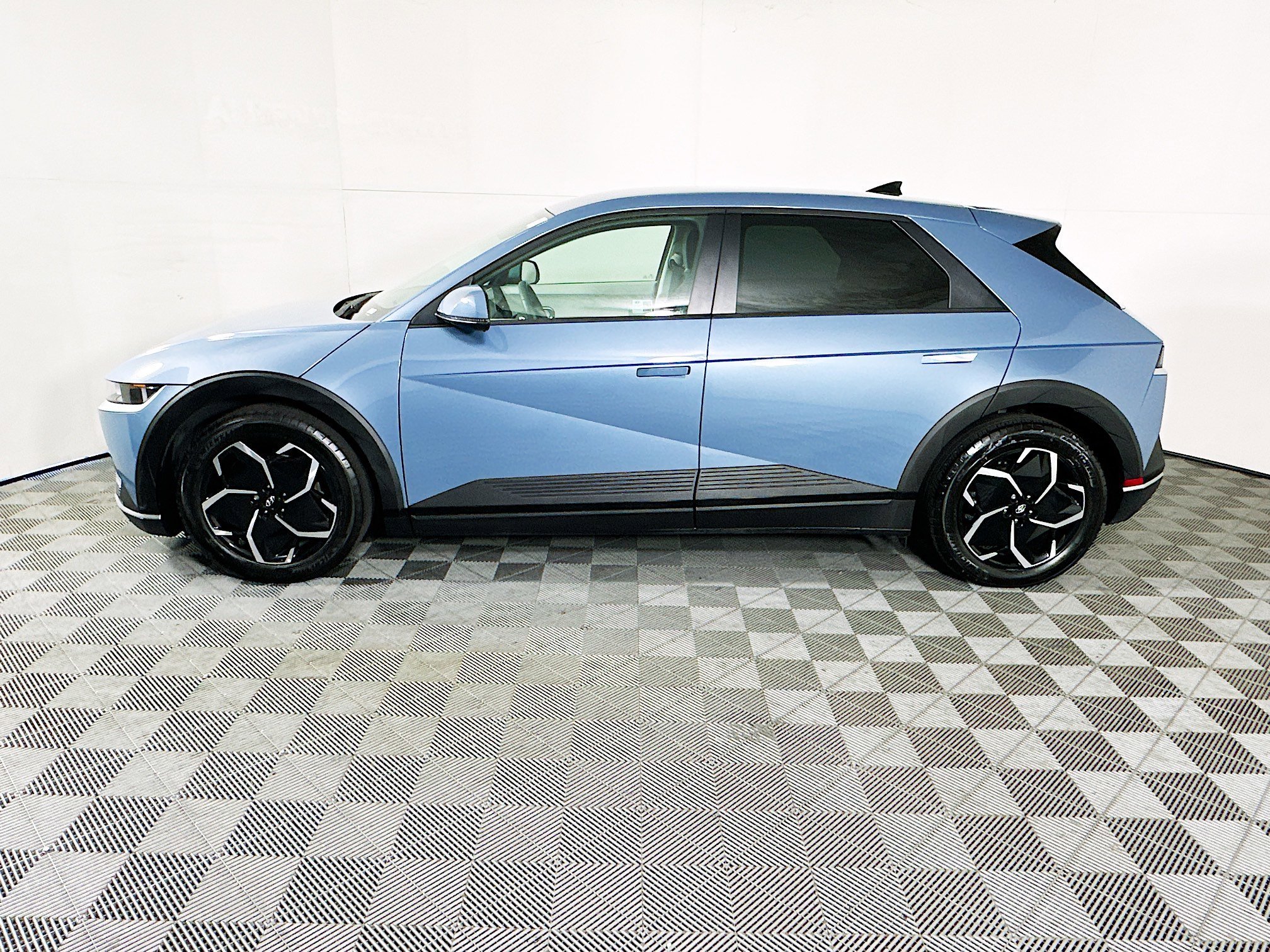 2024 Hyundai IONIQ thumbnail 8