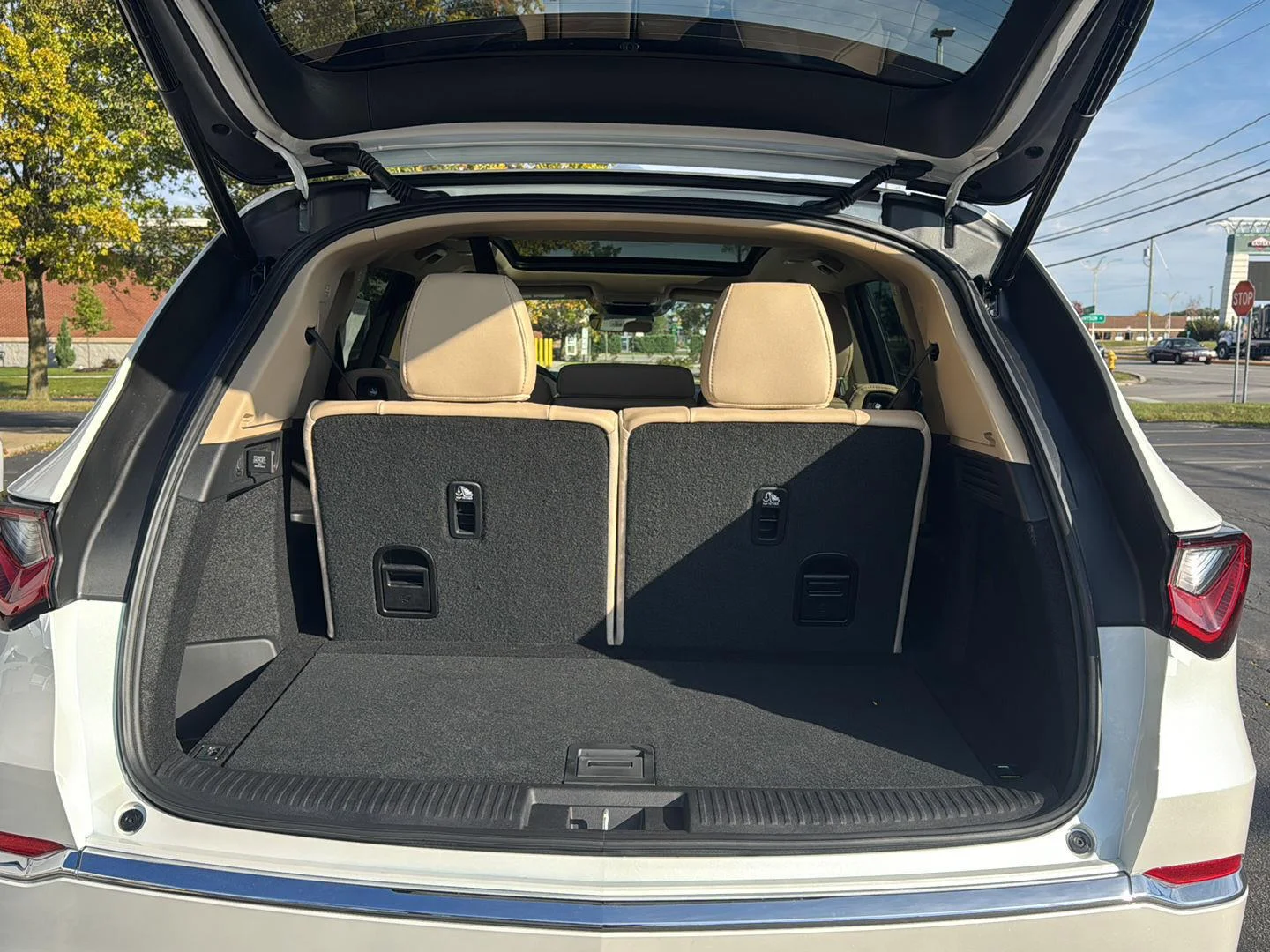 New 2026 Platinum White Pearl Acura SH-AWD image 9