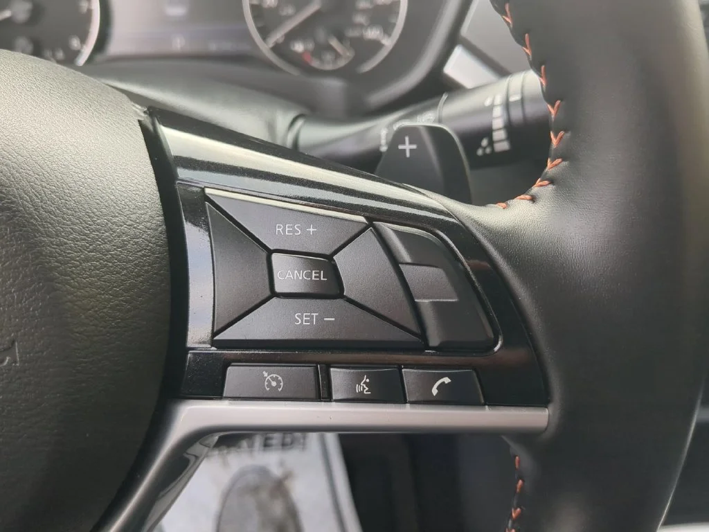 Used 2025 Silver Nissan 2.5 SR image 25