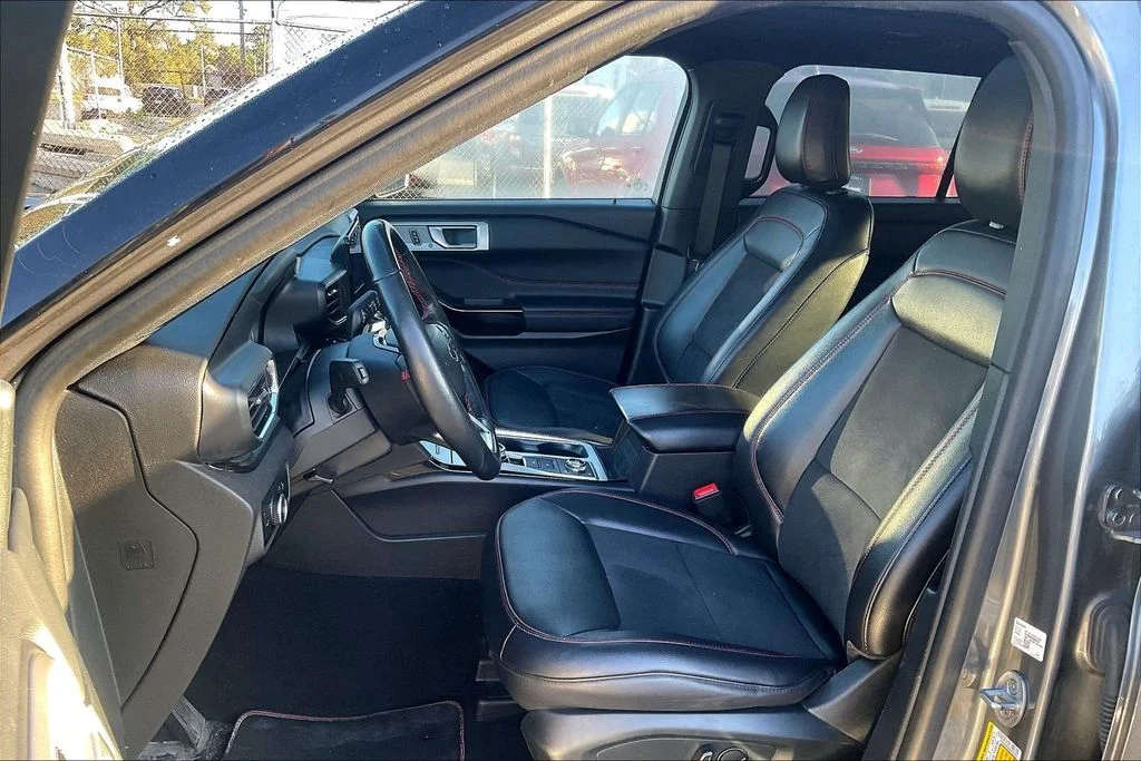 Used 2024 Gray Ford ST-Line image 24