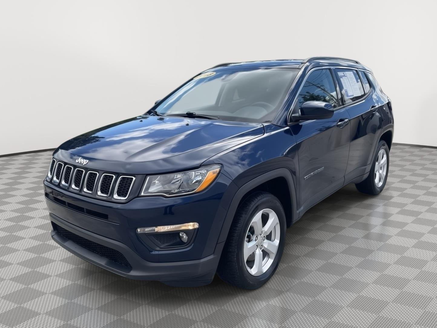 Used 2018 Jazz Blue Pearlcoat Jeep Latitude image 10