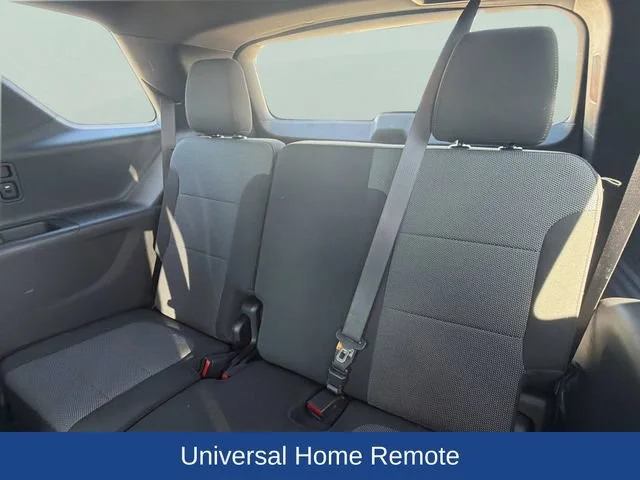 Used 2023 Silver Sage Metallic Chevrolet LT Cloth image 18