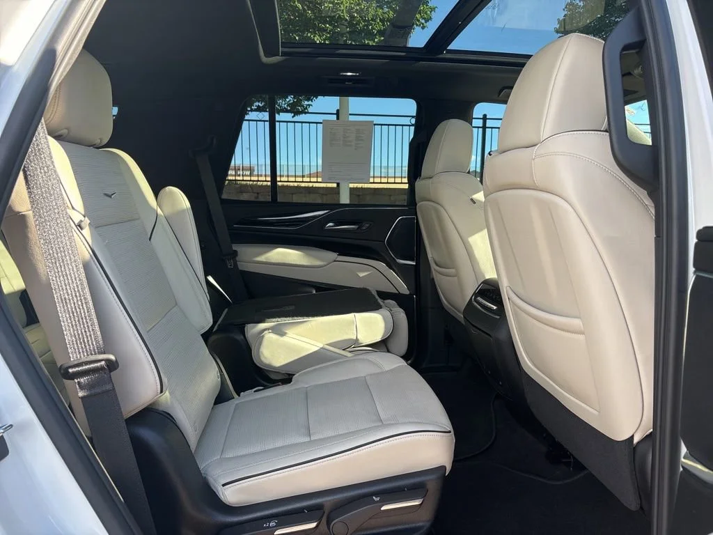 Certified Used 2023 Crystal White Tricoat Cadillac Sport image 22