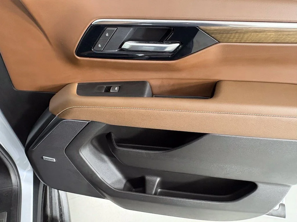 2027 Chevrolet Suburban High Country - Photo 14
