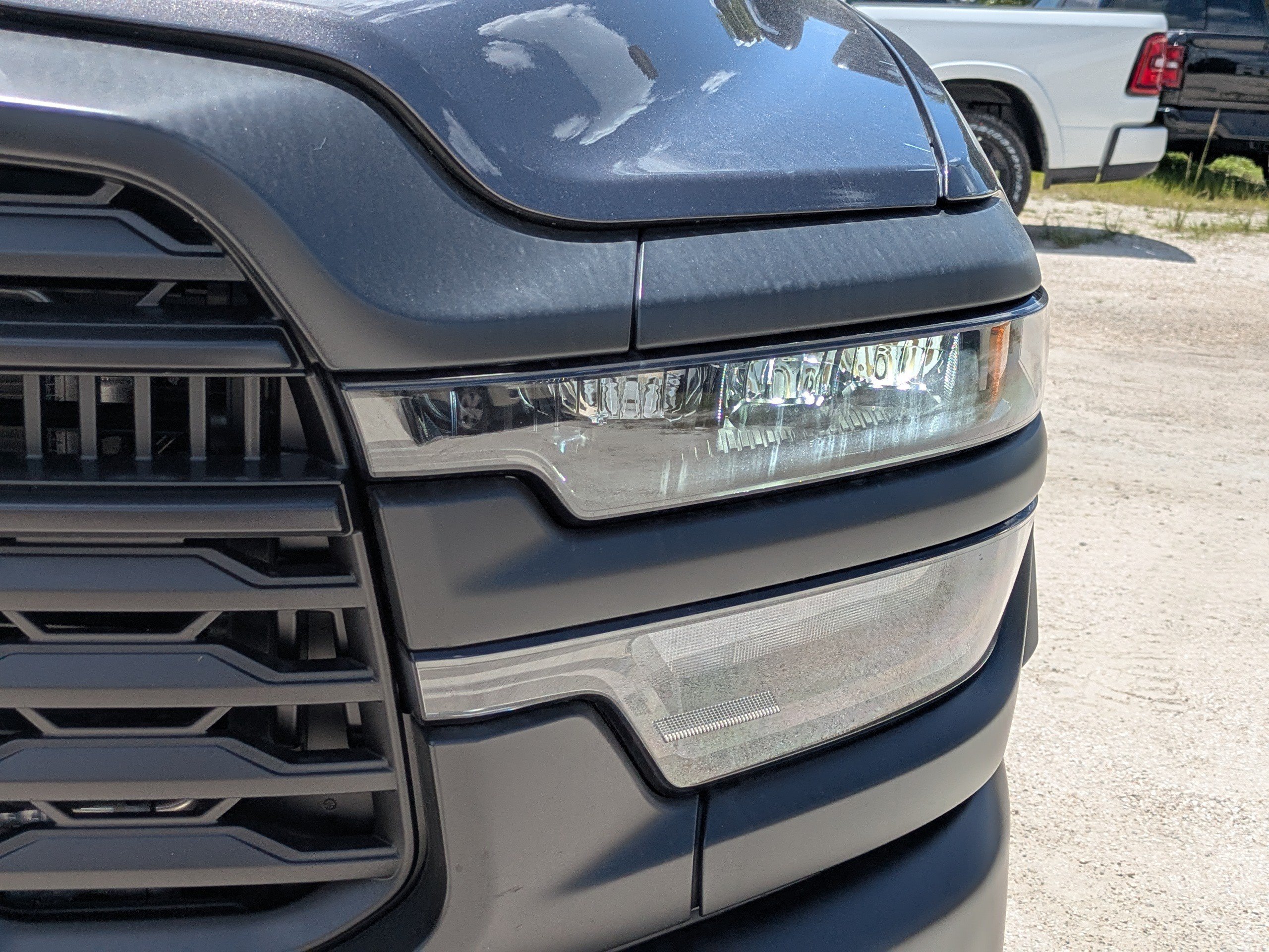 New 2026 Granite Crystal Metallic Clear-Coat Exterior Paint RAM Warlock image 9