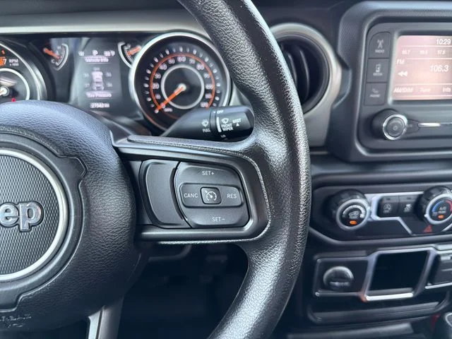 Used 2021 Green Jeep Sport image 25