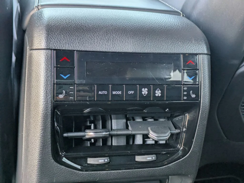 Used 2022 Gray Jeep Overland 4xe image 16
