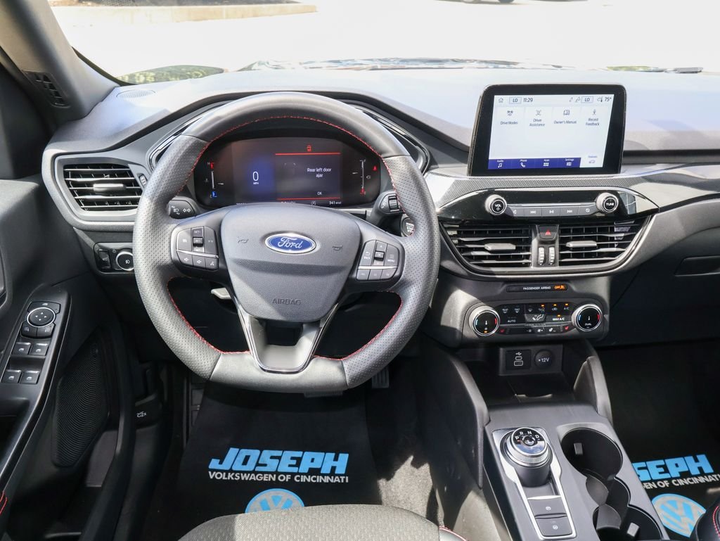 Used 2025 Gray Ford ST-Line Select image 17